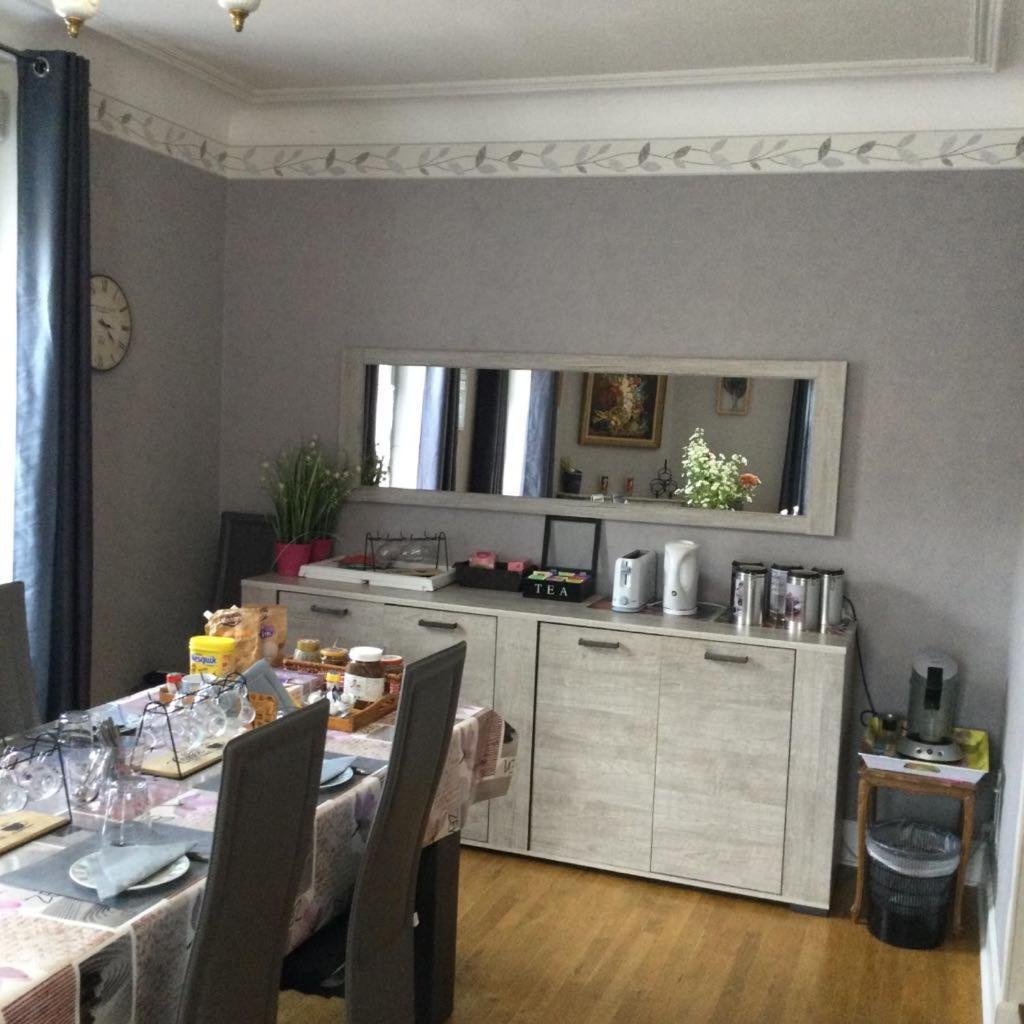 Couleur Framboise Apartment ลองวีย์ ภายนอก รูปภาพ