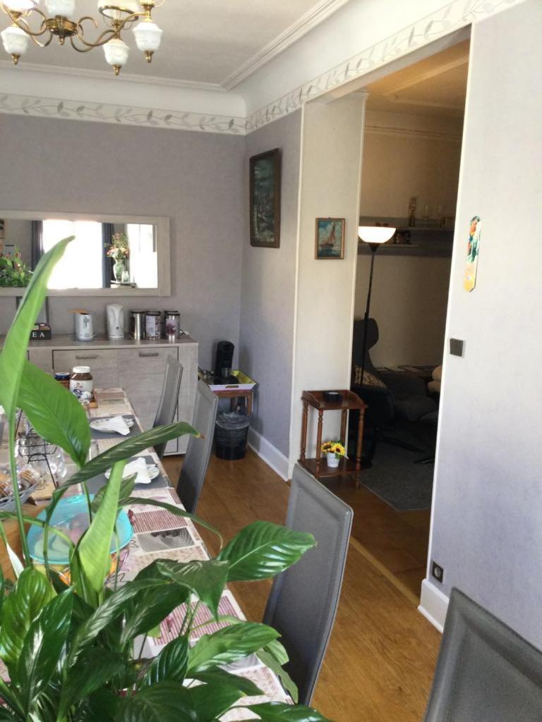 Couleur Framboise Apartment ลองวีย์ ภายนอก รูปภาพ